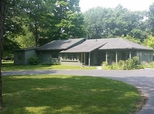 13709 Division, Charlevoix, MI 49720