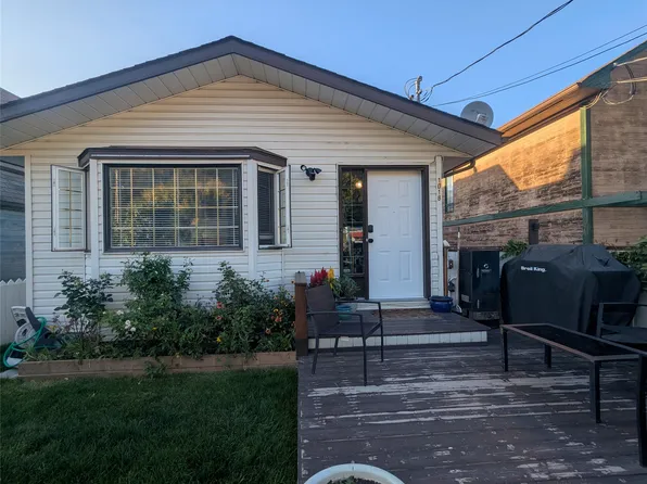 1018 Hillside Ave, Chase, BC V0E 1M0