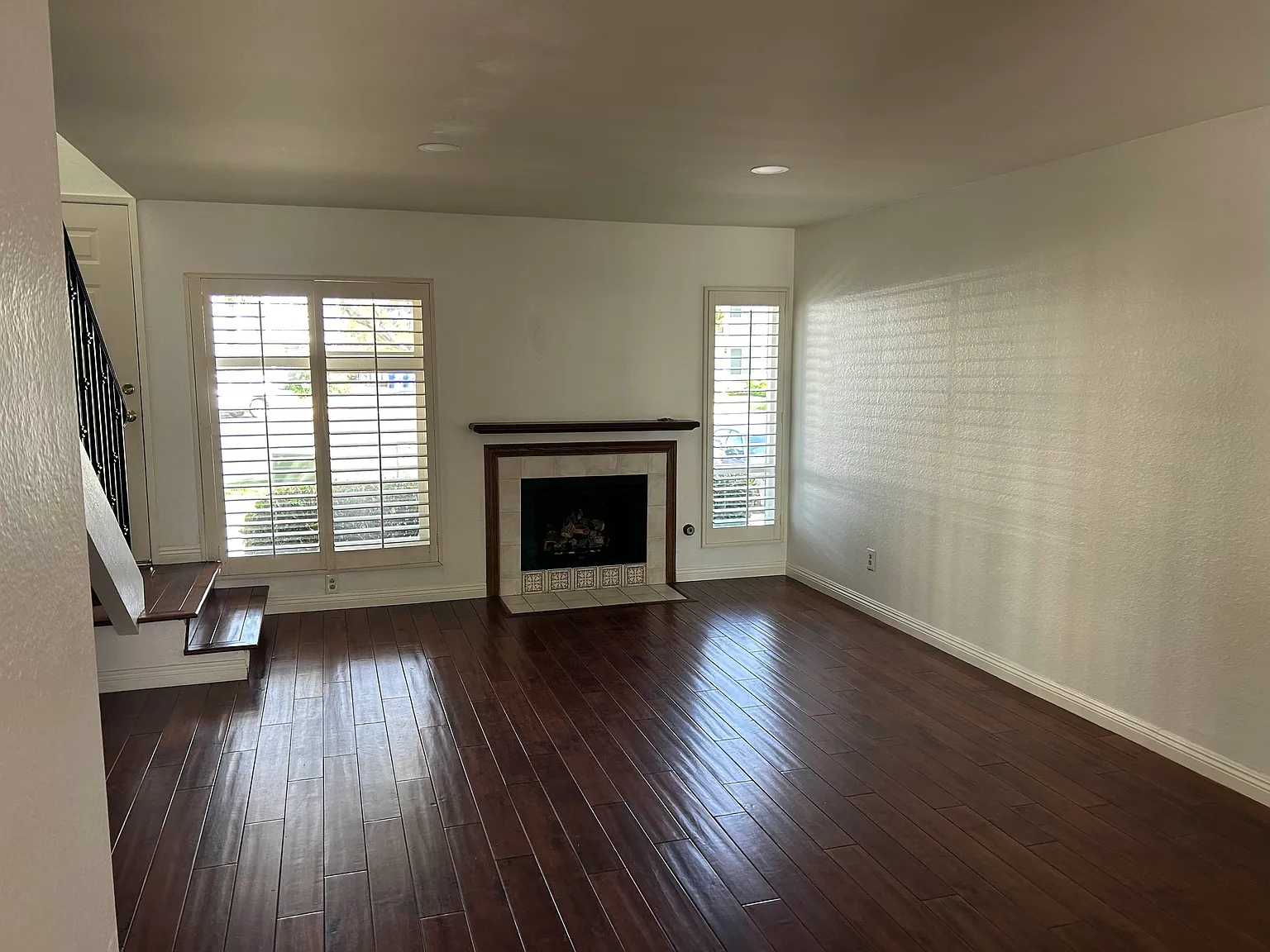 2 bed, 1342 sqft, $3,995 — Photo 3