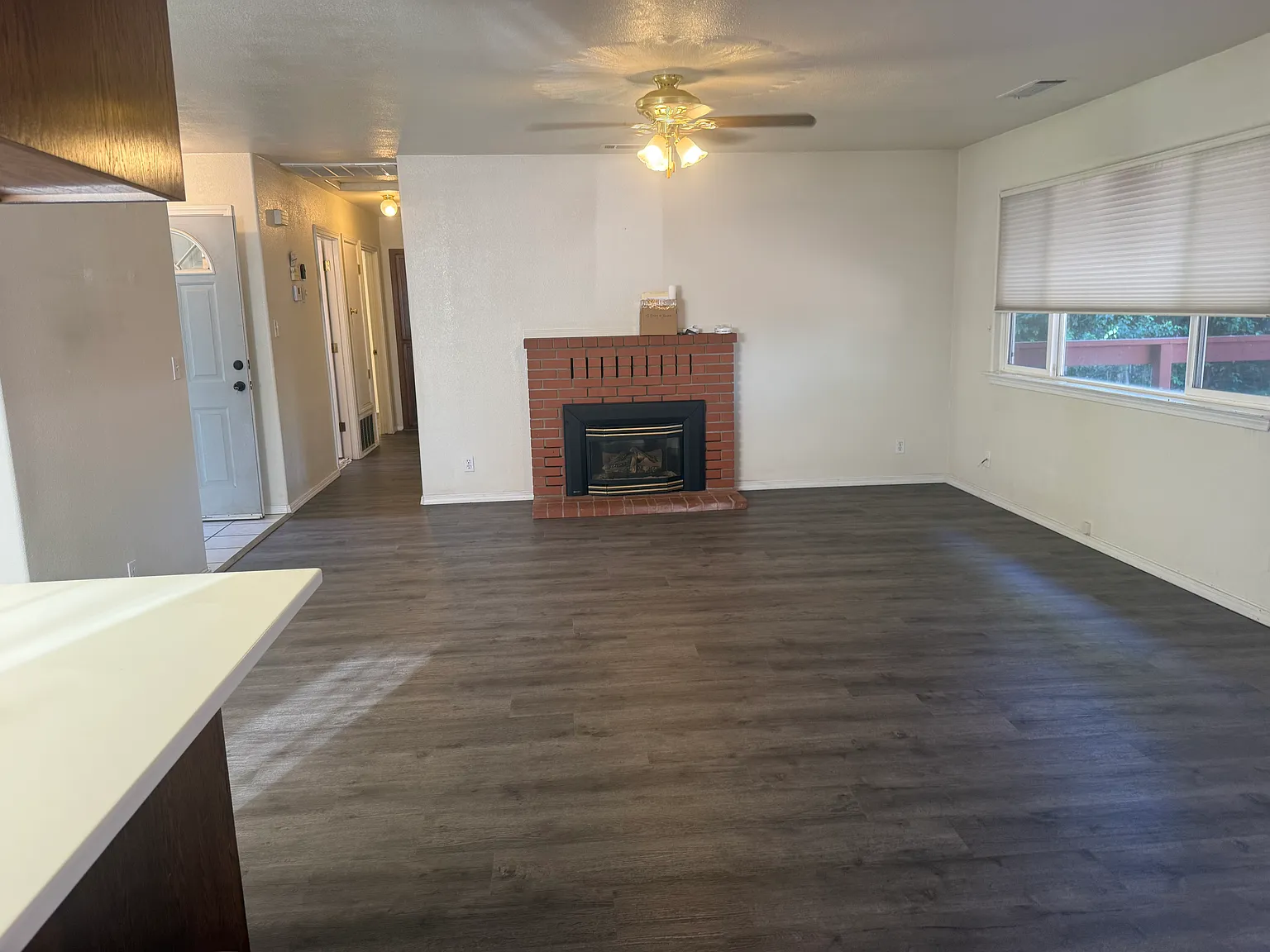 3 bed, 1131 sqft, $2,000 — Photo 4