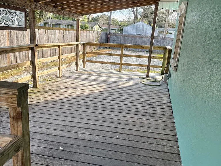 330 Palm Ave — Photo 2