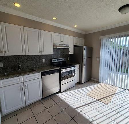 4th image of 4846 Orleans Ct APT A