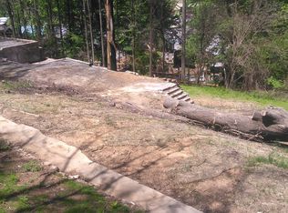 122 W Holly Ridge Rd, Gatlinburg, TN 37738