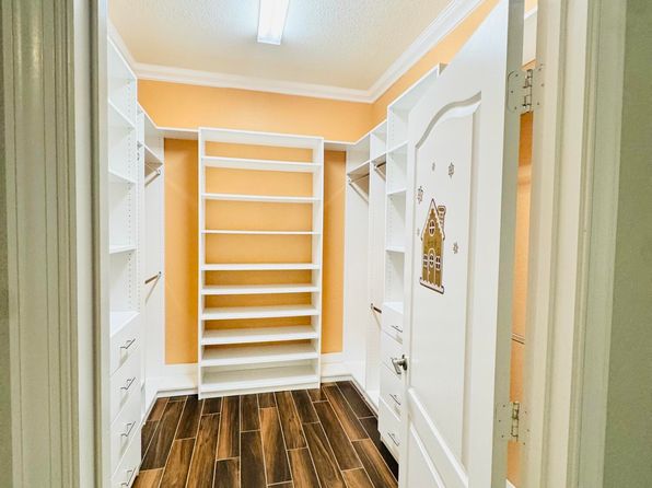 1807 Berkshire Cir SW #1807