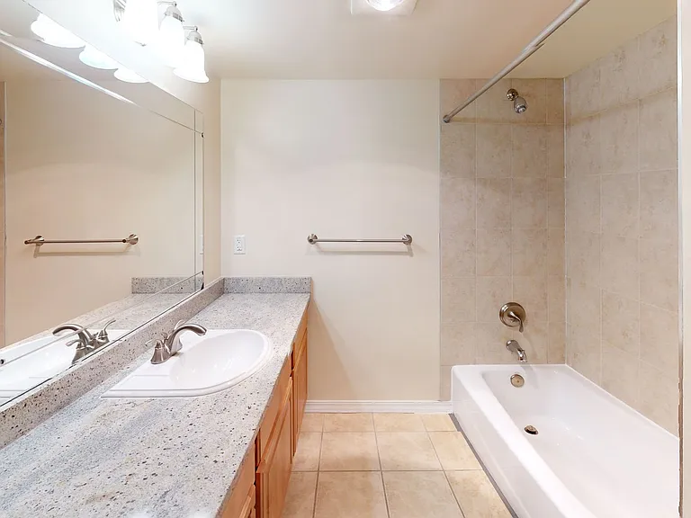 The Fulton Apartments — Photo 31
