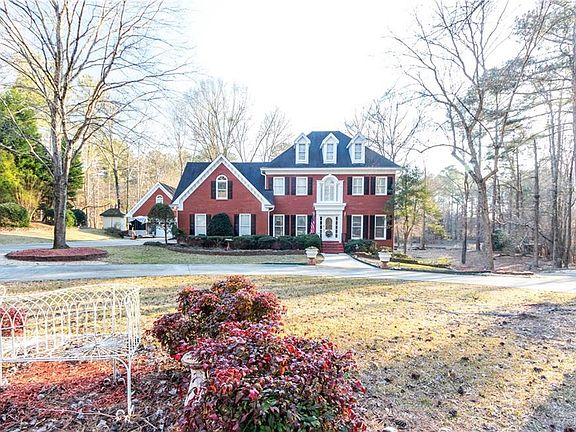 3rd image of 35 Highlands Ln