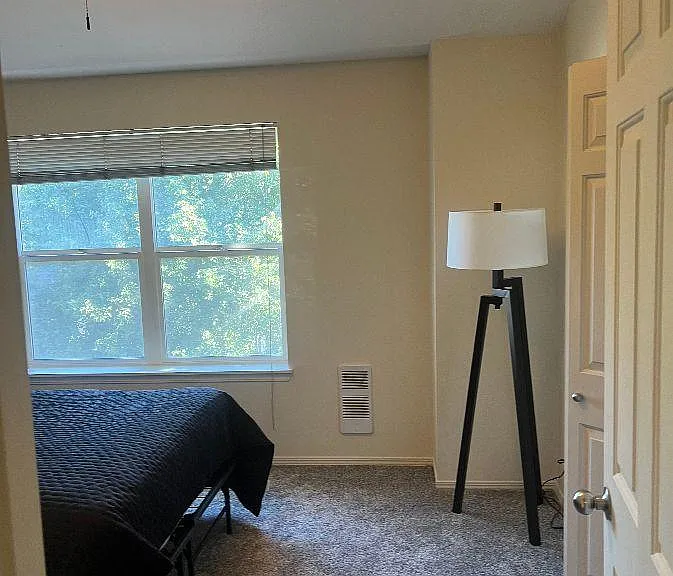724 SE Fairwinds Loop — Photo 32