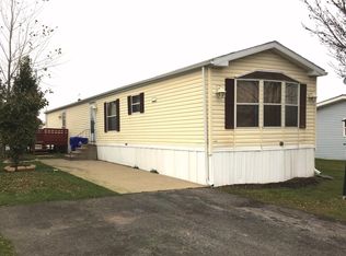 1256 Ridgewood Dr, Lockport, NY 14094