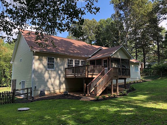 2nd image of 107 Lacy Ln