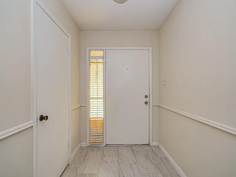 8820 Bissonnet St — Photo 28