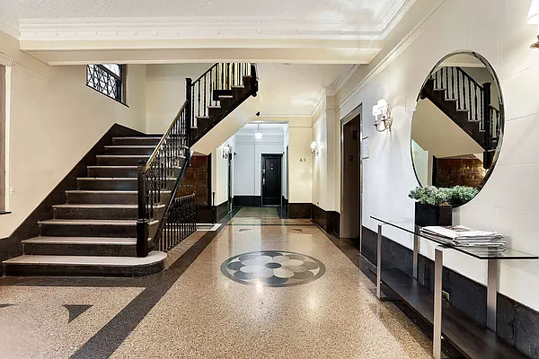 Sold by Redfin Real Estate | media 16