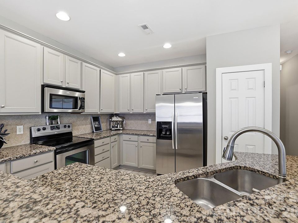 1st image of 754 Winding Way