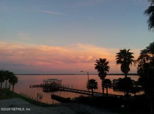 10 CENTRAL Avenue, Crescent City, FL 32112