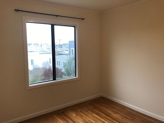 3rd image of 2827 Judah St #1