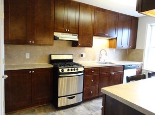 22 Crescent St NE, Grand Rapids, MI 49503