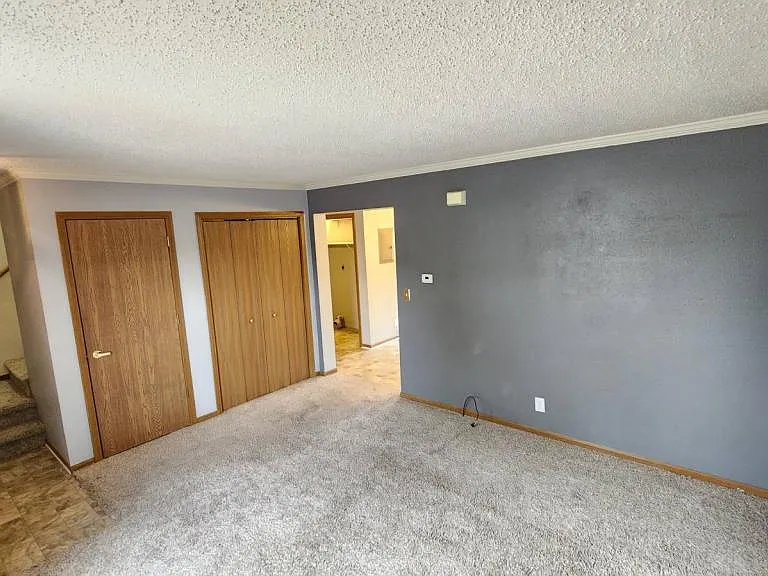 520 Adams Cir #B — Photo 2