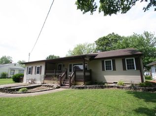 107 E Rudolph St, Crossville, IL 62827