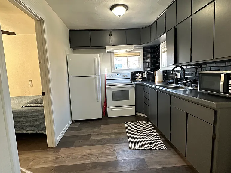 345 7th Ave W #2 — Photo 5