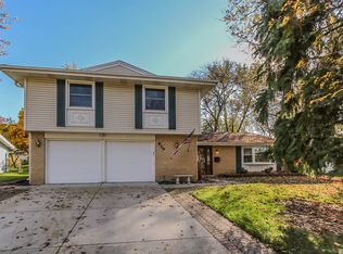 829 Georgean Ln, Schaumburg, IL