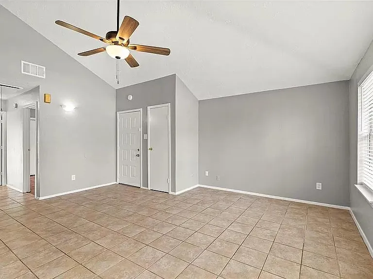 5406 Rivergate Dr — Photo 4