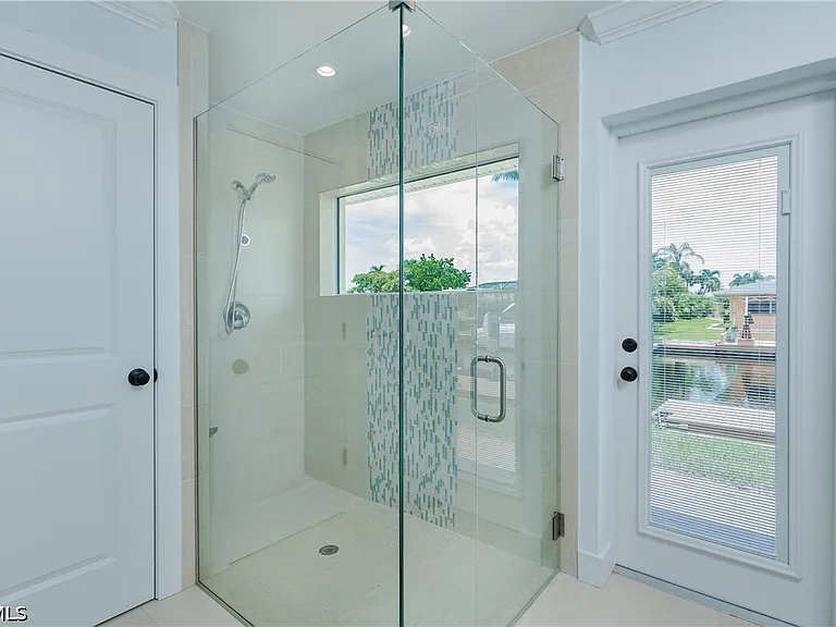 5609 De Soto Ct — Photo 34