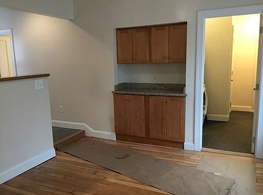 5th image of 9 West St #1