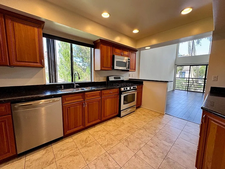 10633 Holman Ave #3 — Photo 7