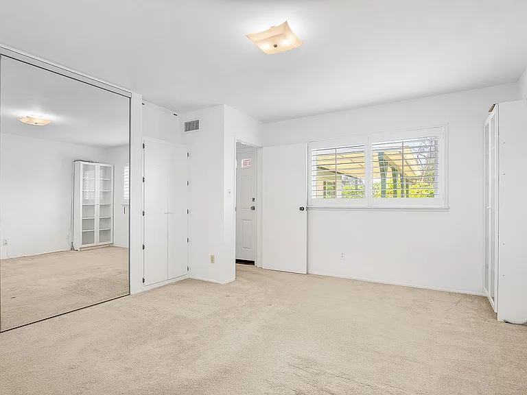 5708 Lamas St — Photo 12