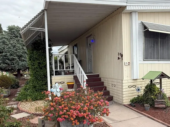 7 Pina St, Sacramento, CA 95828