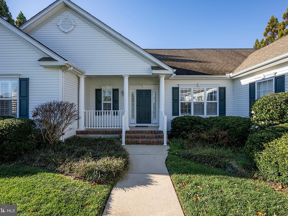 1st image of 29041 Winding River Ct