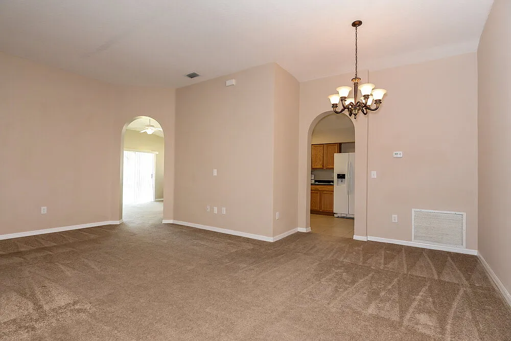 3 bed, 2.0 bath, 1690 sqft, $2,280 — Photo 4