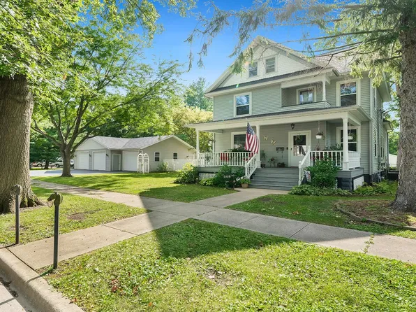 308 S 8th St, Oregon, IL 61061