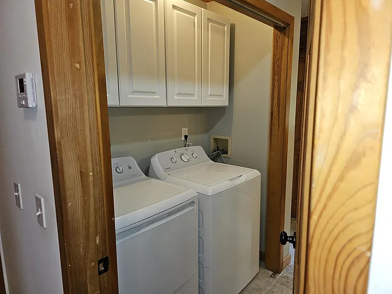 698 Leetes Island Rd — Photo 16