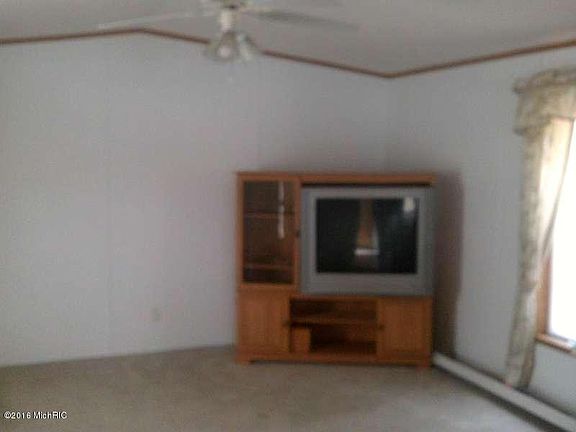 5th image of 2615 W Lake Shore Dr