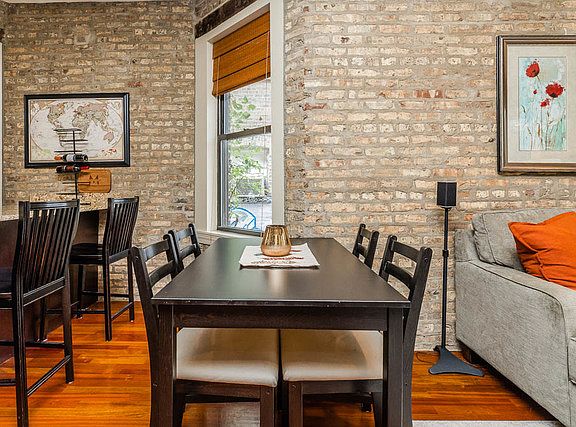 5th image of 1949 W Roscoe St APT 1F