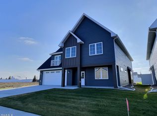 221 Lennox Dr, Bismarck, ND 58504