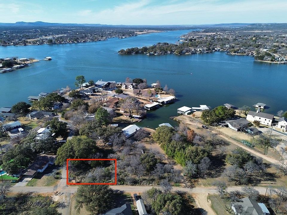 1st image of 302 W Briarway Dr