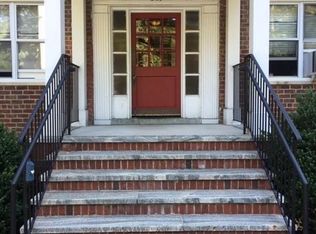 811 Palmer Rd APT 2D, Bronxville, NY 10708