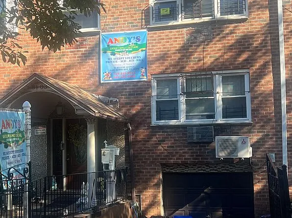 81-03 31st Ave, East Elmhurst, NY 11370