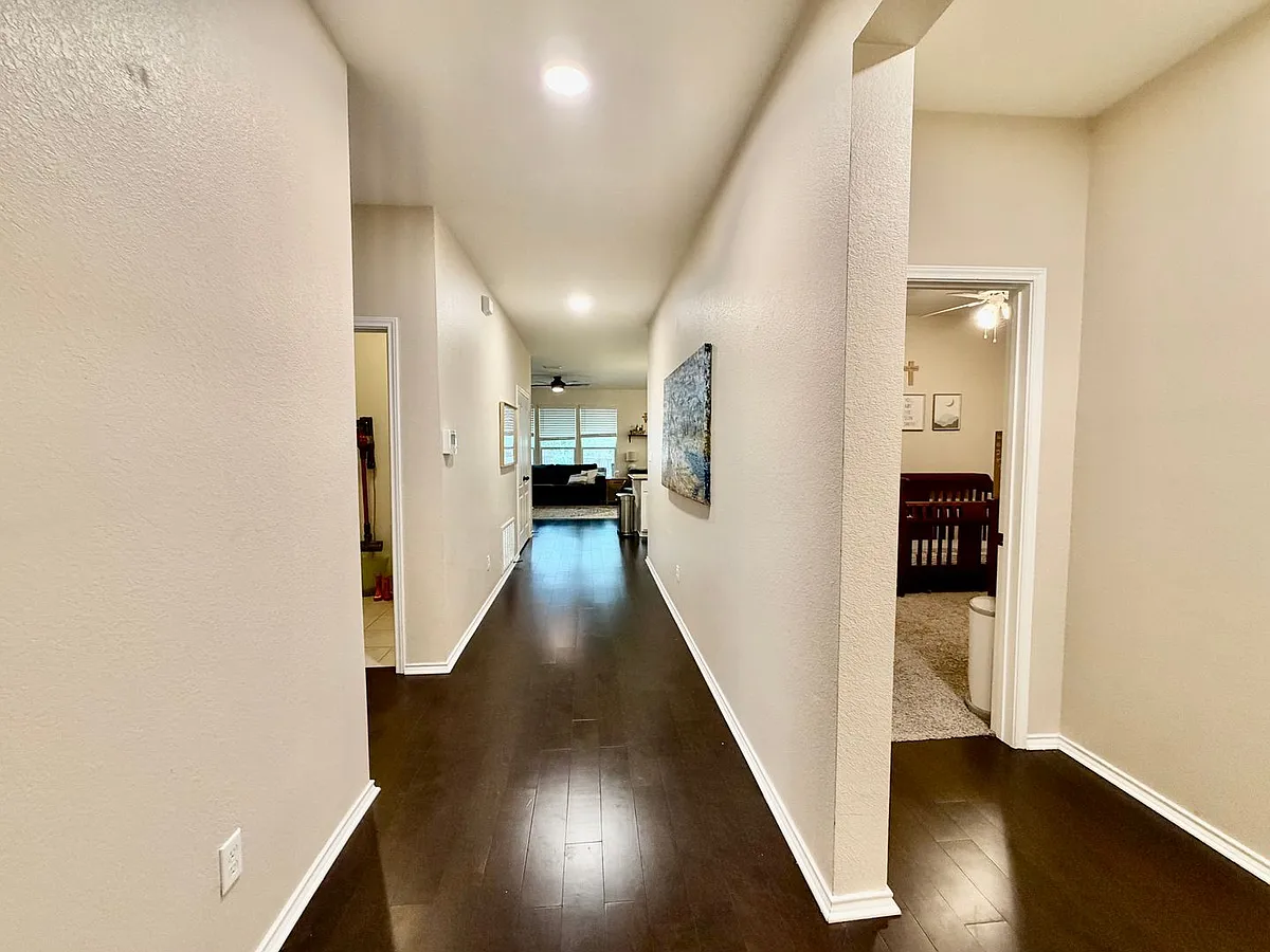 Building Photo - 106 Sageleaf Willow Dr