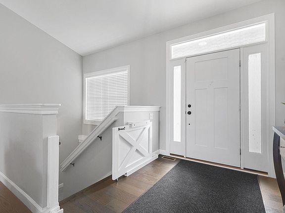 3rd image of 5919 Boxwood Dr E