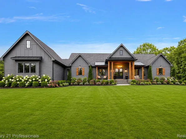 5340 Clarkston Rd, Clarkston, MI 48348