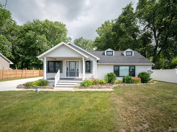 354 W Erie Rd, Temperance, MI 48182