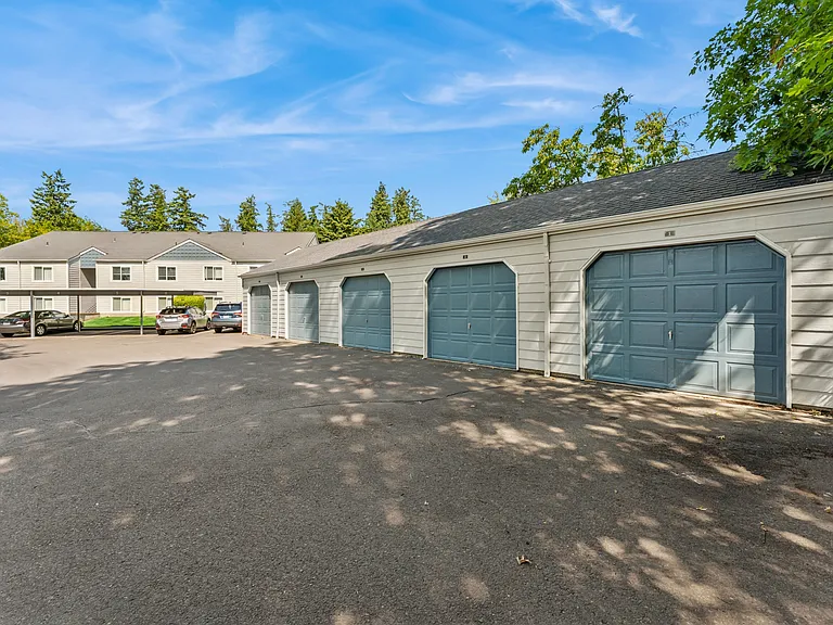 Private Garages and Covered Carports | Clermont