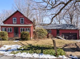 317 Leadmine Rd, Sturbridge, MA 01566
