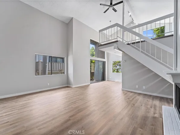 18433 Hatteras St Unit 506, Tarzana, CA 91356