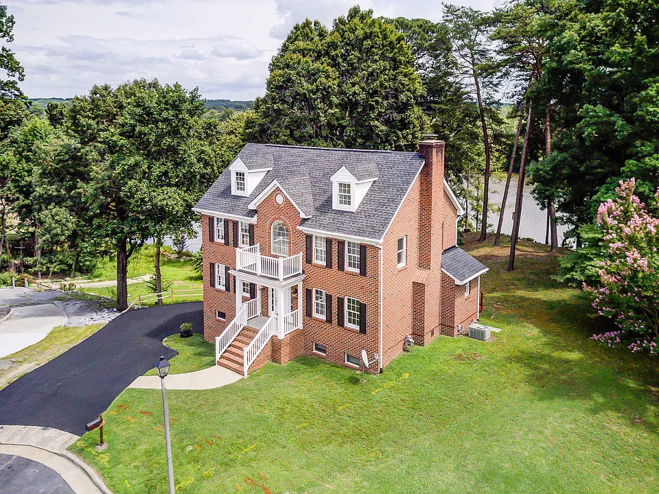 356 Mallard Dr