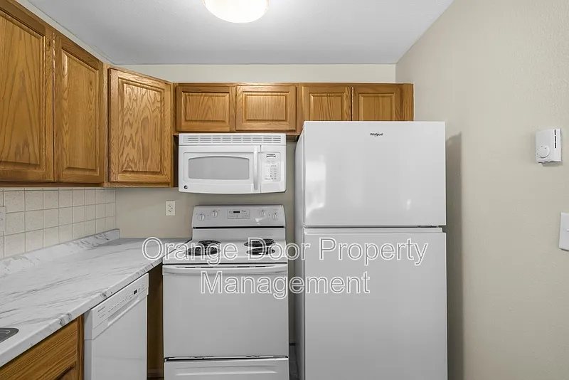 2 bed, 1.0 bath, 700 sqft, $1,550 — Photo 4