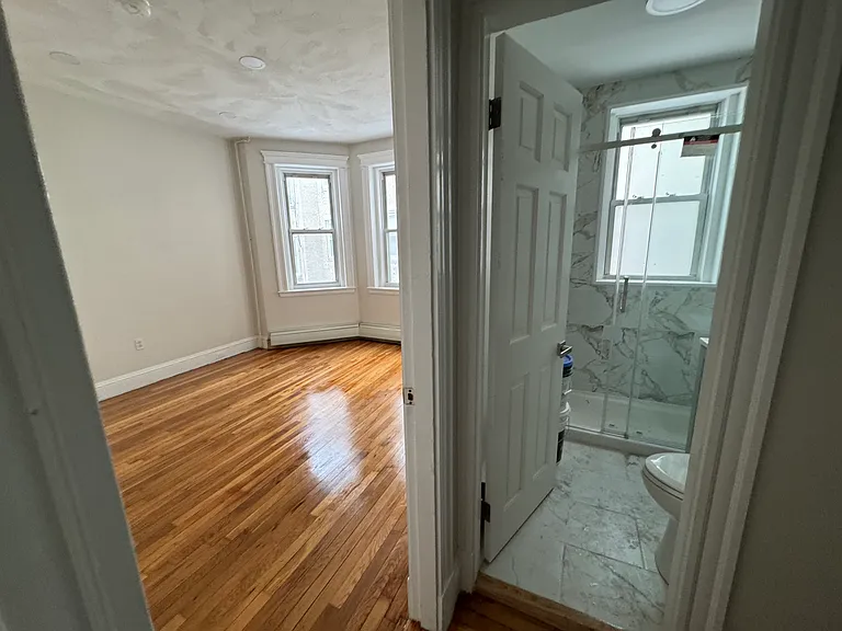 109 Strathmore Rd #11 — Photo 17
