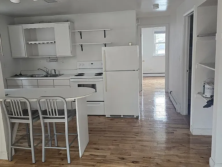 403 College St #2 — Photo 1